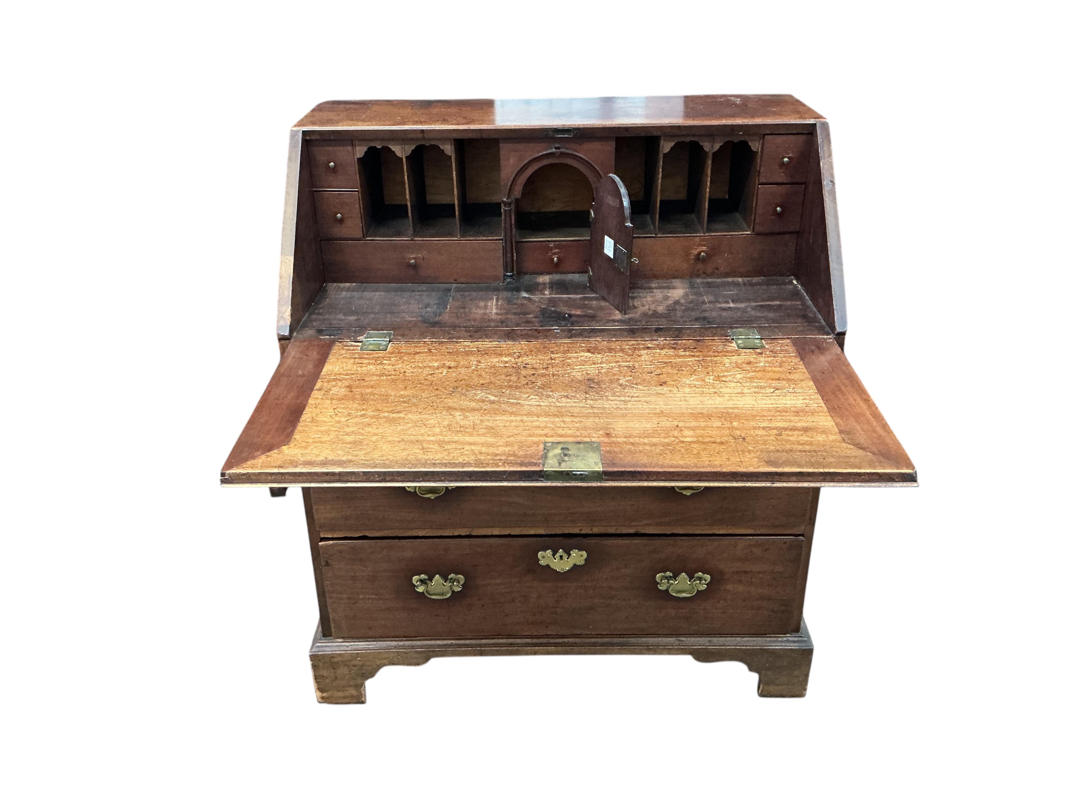 A George III mahogany bureau, width 91cm, depth 51cm, height 104cm